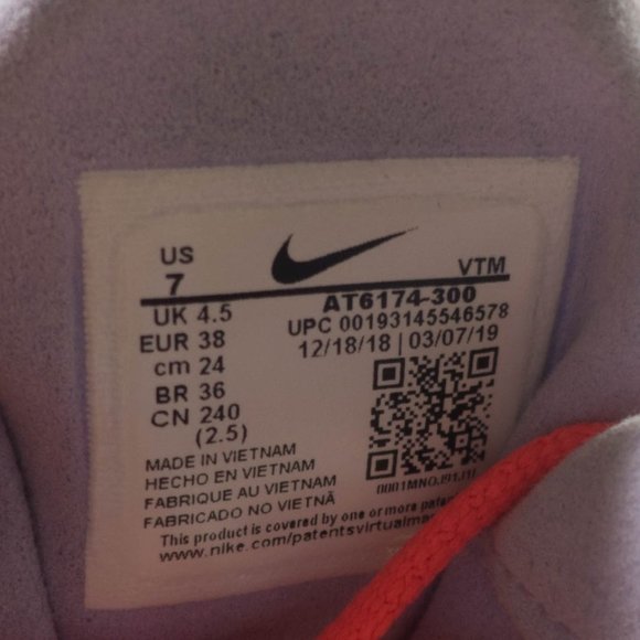 Nike Air Max 270 React Sneakers - Women's Size 7 - Picture 10 of 10